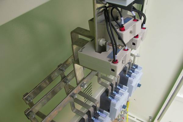 下花园配电柜-应急照明配电柜使用对工作人员的具